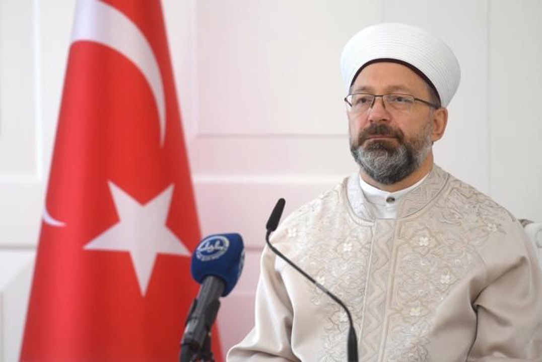 Diyanet İşleri Başkanı Erbaş: "Teravih namazı camilerde cemaatle kılınacak"