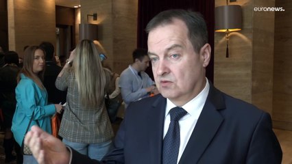 Le question des sanctions contre la Russie secoue les élections serbes