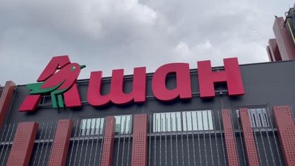 Rusya'daki şubelerini kapatmayan Fransız market zinciri Ukrayna'da protesto edildi