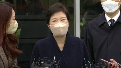 박근혜 전 대통령 퇴원…현충원 참배 뒤 대구 사저로 / YTN