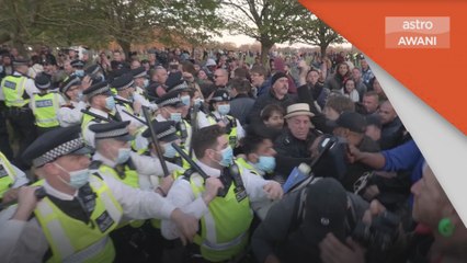 Anggota polis ditumbuk ketika tunjuk perasaan di Hyde Park