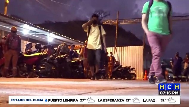Empleados de la AMDC realizan plantón en el Plantel de la Alcaldía por falta de pago
