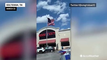 Stormy weather shifts to the Southeast and Midwest