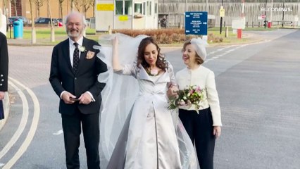 Julian Assange heiratet im Gefängnis