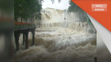 Taufan Taute | Penduduk di Kanyakumari diarah berpindah selepas rumah ditenggelami air