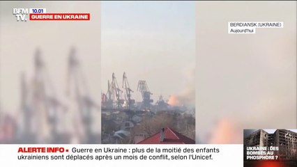Dans le port de Berdiansk en Ukraine, un navire de guerre russe est en feu
