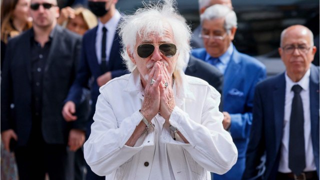 VOICI - Hugues Aufray en deuil : il annonce la mort de son frère aîné Jean-Paul, scientifique de renom