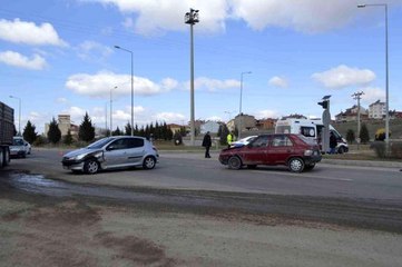 Tavşanlı'da trafik kazası: 2 yaralı