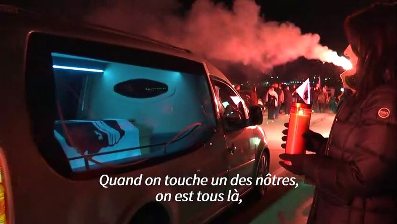 Corse: haie d'honneur à l'arrivée du corps d'Yvan Colonna à Ajaccio