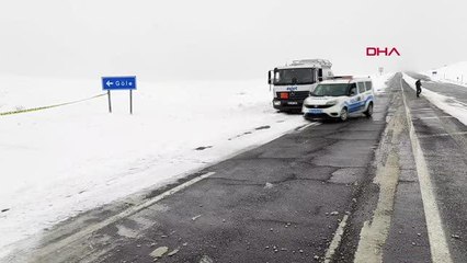KARS-GÖLE KARAYOLU TRAFİĞE KAPATILDI
