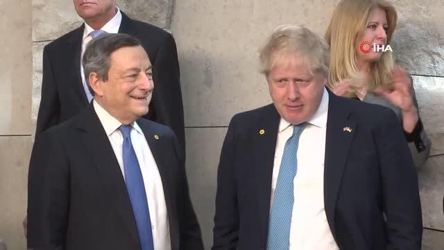 Erdoğan, NATO Liderler Zirvesi'nde aile fotoğrafı çekimine katıldı