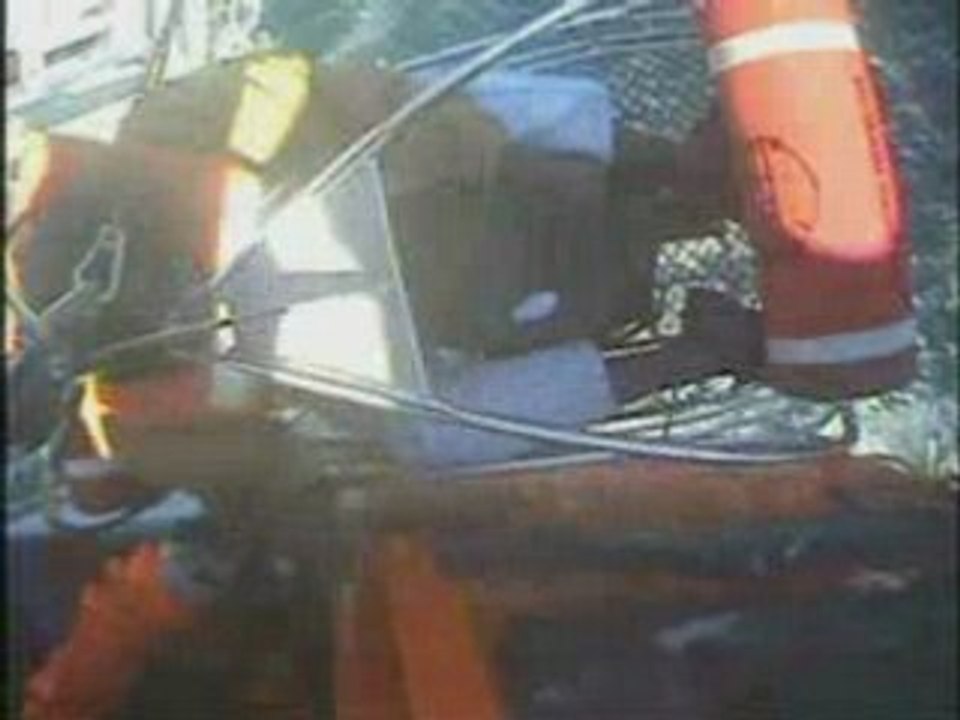 Coast Guard Rescues 5 from Sun Cruz 9
