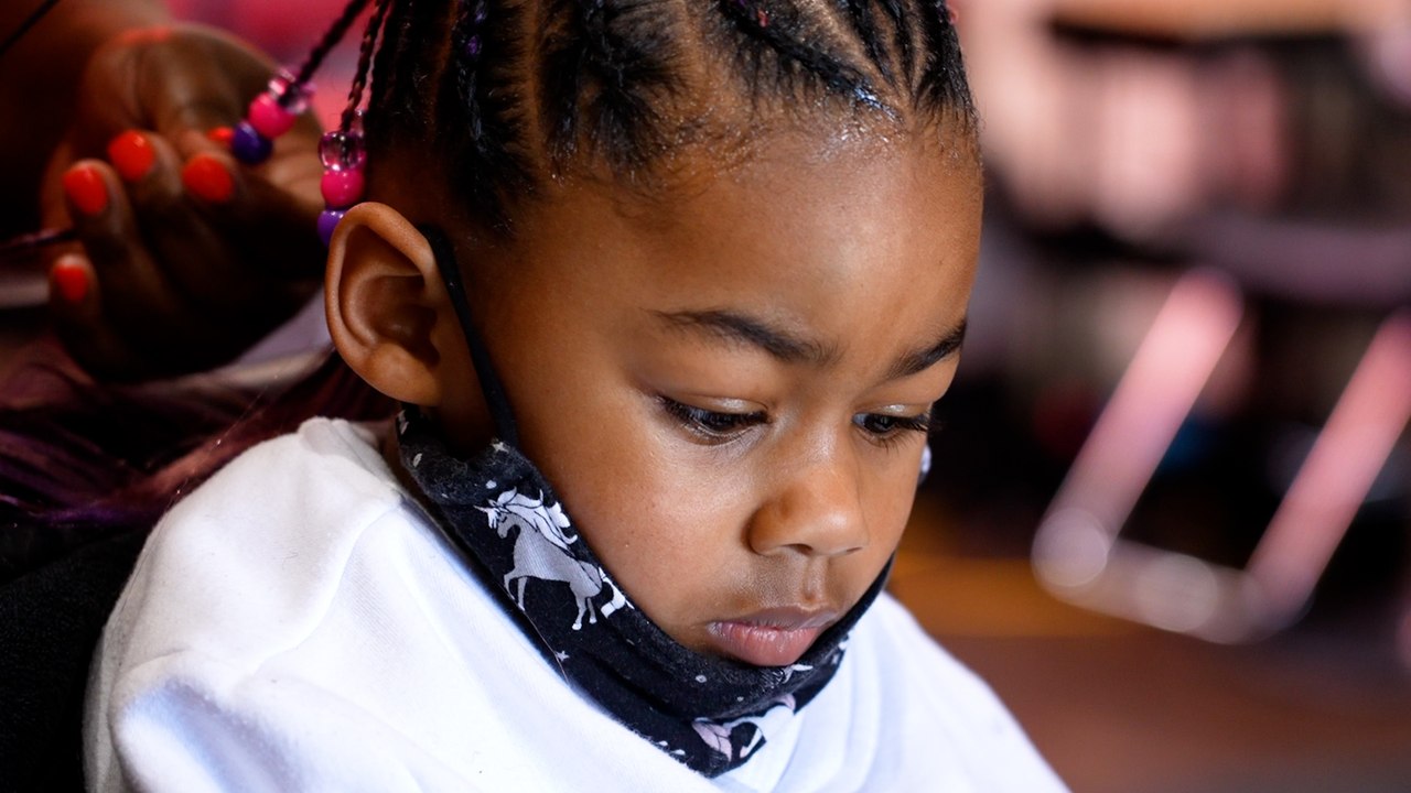 Salon Helps Non-Black Parents Care For Children’s Textured Hair