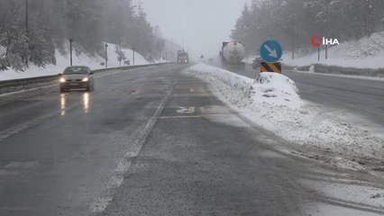 Bolu Dağı'nda kar yağışı ve sis etkili oluyor