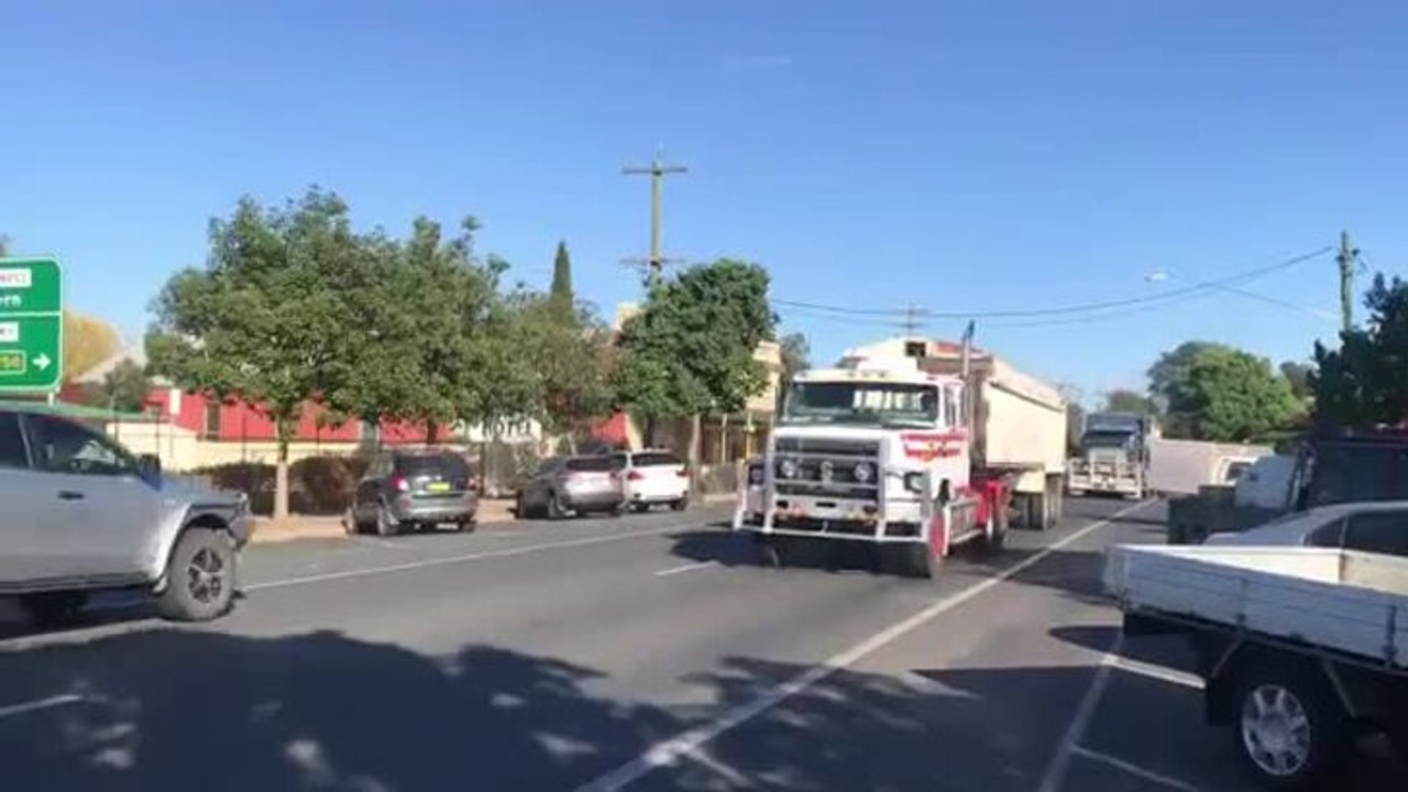 Irrigators convoy