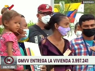 Télécharger la video: ‌GMVV entrega 40 viviendas a familias del Urbanismo Virgen de La Guadalupe en Barinas