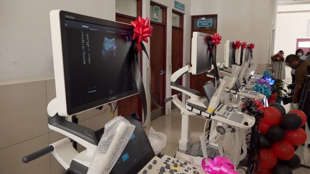 Gobierno dota a hospitales de nuevas máquinas de ultrasonidos
