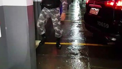 Mulher em posse de crack é detida pelo Pelotão de Choque no Bairro Santa Cruz