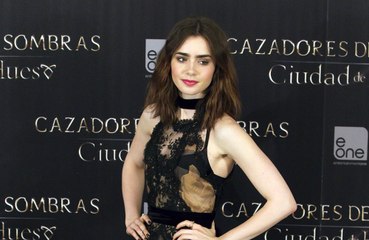 Lily Collins ready to test herself on Broadway