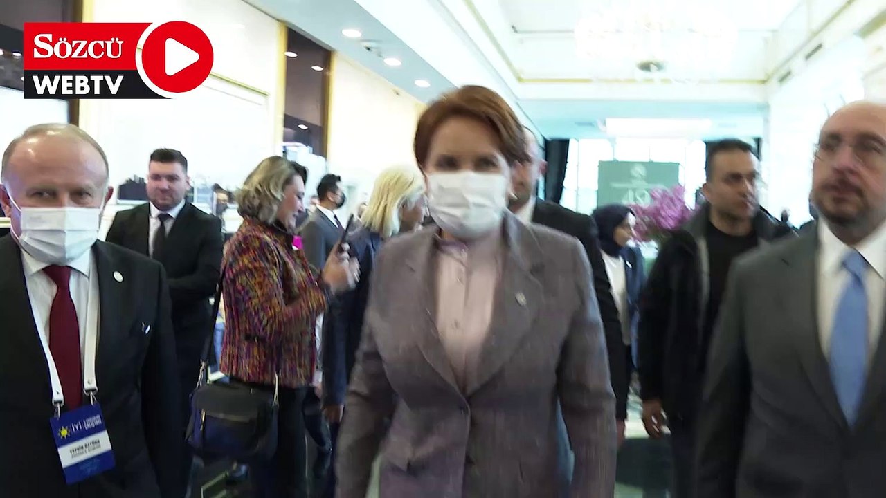 İYİ Parti Genel Başkanı Meral Akşener, partisinin il başkanlarıyla bir araya geldi