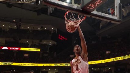 Скачать видео: Cavs rookie Mobley delivers monster jam in Toronto