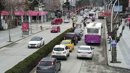 SÜRÜNÜN SALDIRDIĞI KÖPEĞİ, BAŞKAN YARDIMCISI KURTARDI; O ANLAR KAMERADA