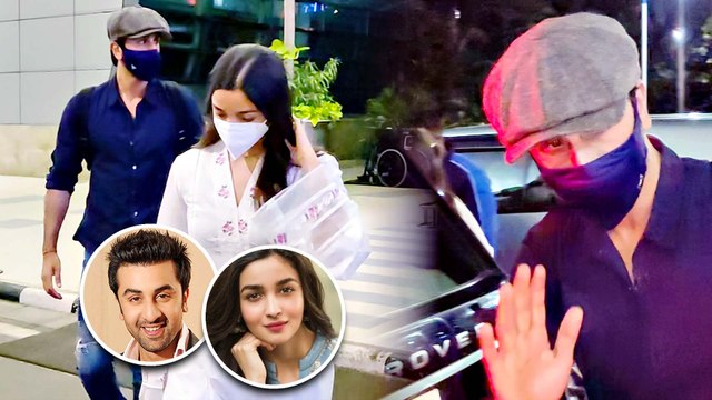 Cute Couple Alia Bhatt & Ranbir Kapoor Spotted Together At Airport