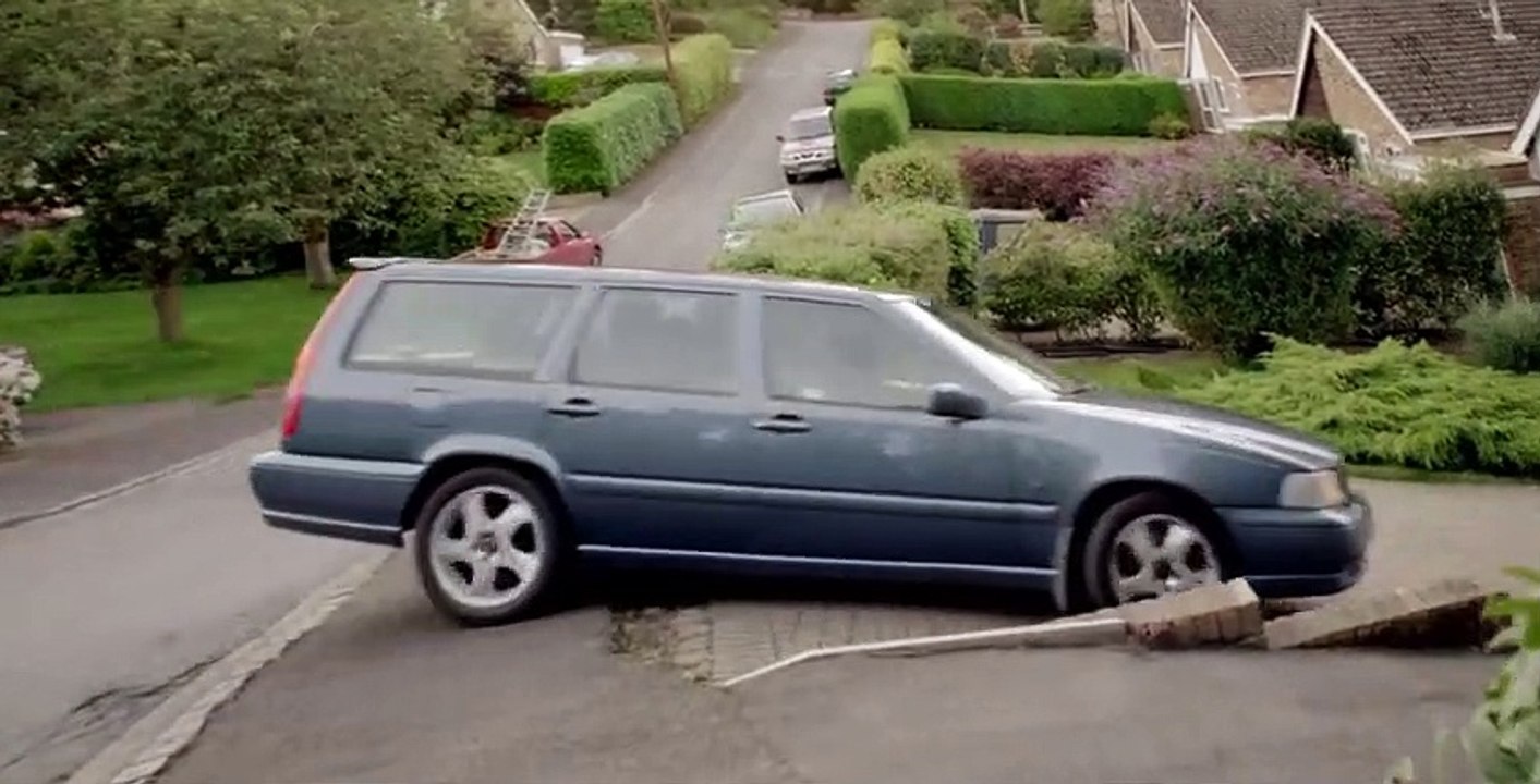 Cuckoo S01 E01