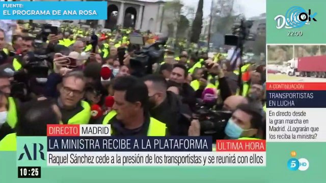 El ganadero azote del Gobierno socialcomunista, a la ministra Sánchez: Esta (mano) es mi extrema derecha