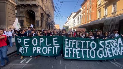 Fridays for future 25 marzo: giovani in corteo a Bologna