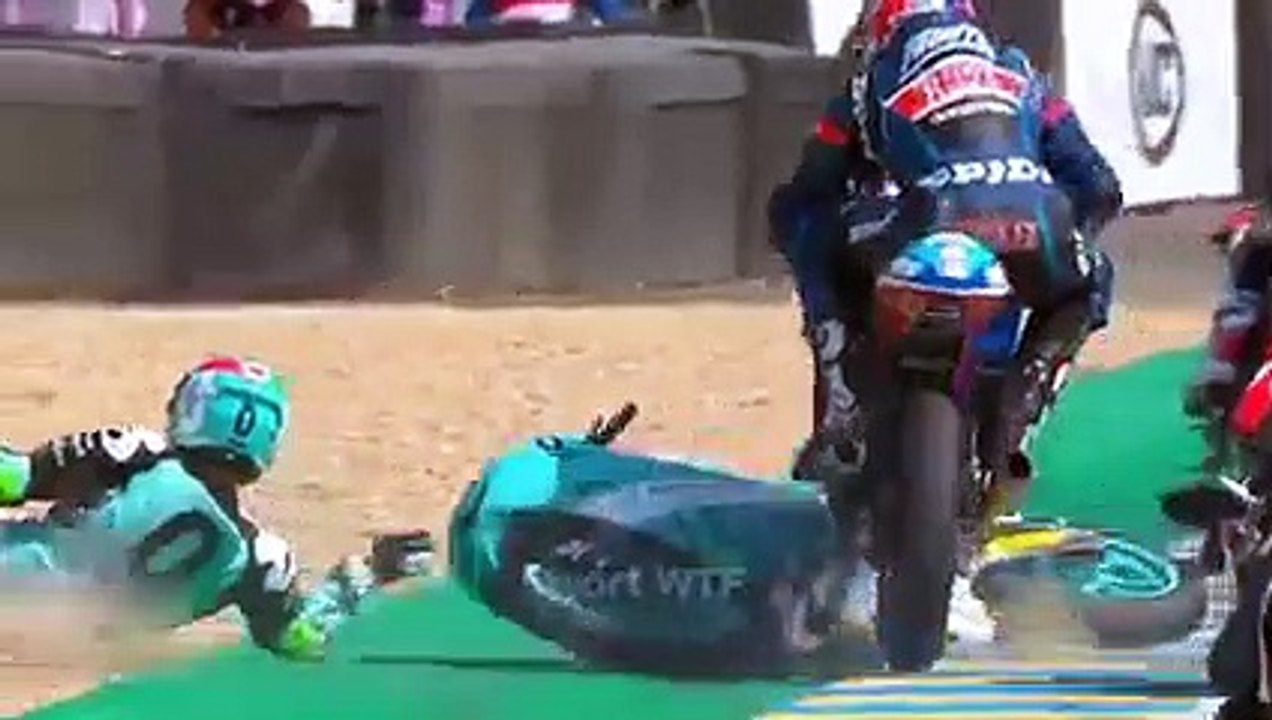 momen kecelakaan moto GP  terkonyol