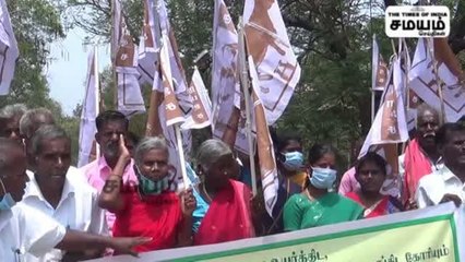 Descargar video: பால் விலையை உயர்த்தக் கோரி தருமபுரியில் ஆர்ப்பாட்டம்!