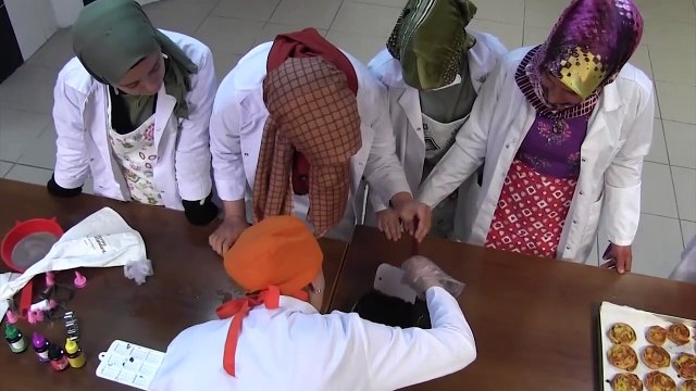Kadınlardan pastacılık kursuna yoğun ilgi