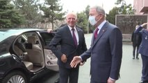Son dakika haberleri: KKTC Cumhuriyet Meclisi Başkanı Töre, Millî Savunma Bakanı Akar'ı ziyaret etti