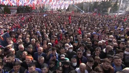 Cumhurbaşkanı Erdoğan: "Birileri laf üretir, biz iş üretiriz"