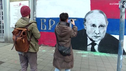 Россияне бегут в Сербию, где любят Путина