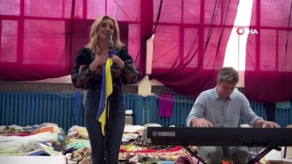 Rus saldırısından kaçanlara, Ukraynalı sanatçıdan moral konseri