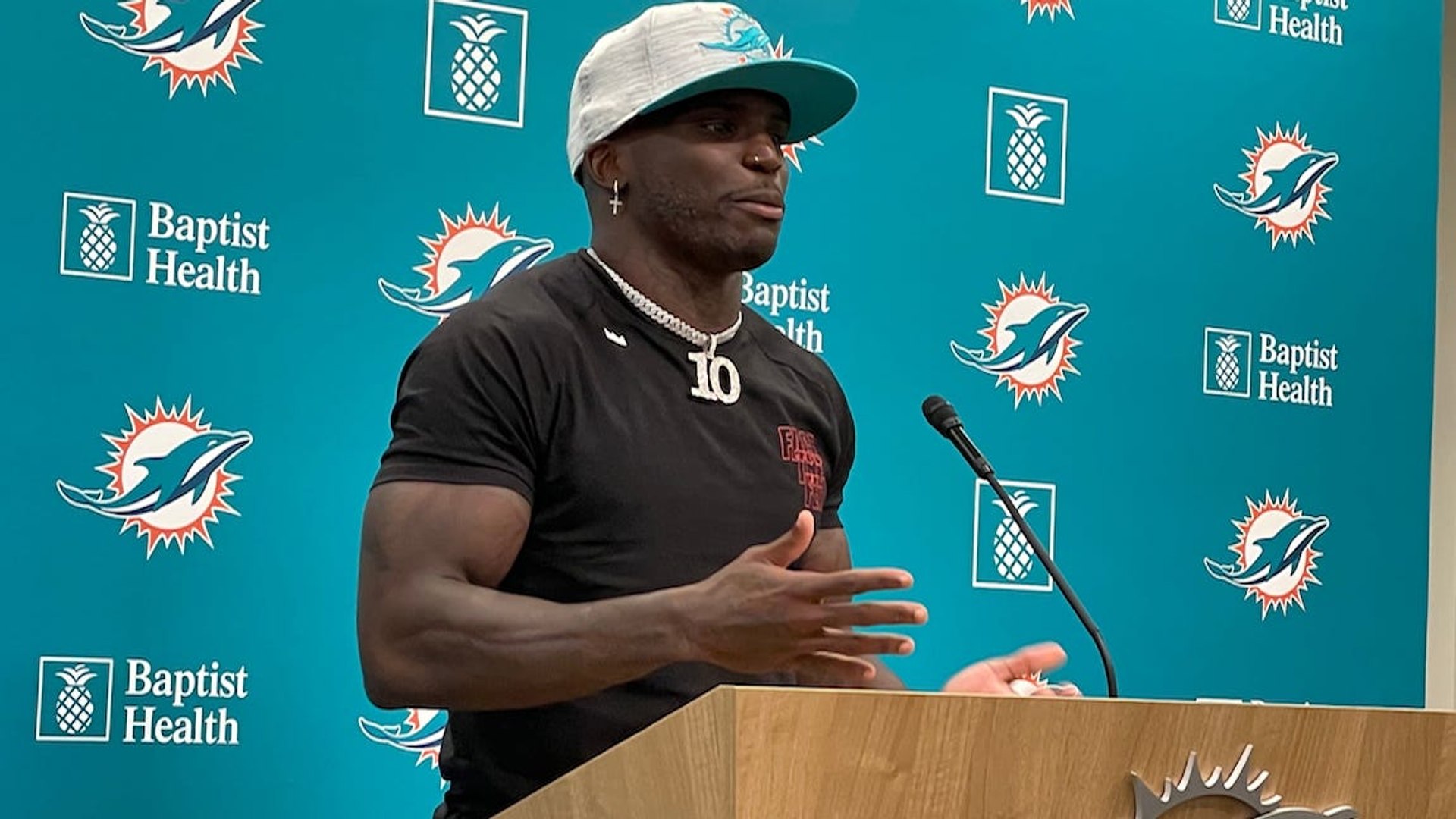 ⁣Dolphins Trade For Tyreek Hill