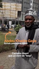Il nous raconte l'histoire de la ville de Dakar.