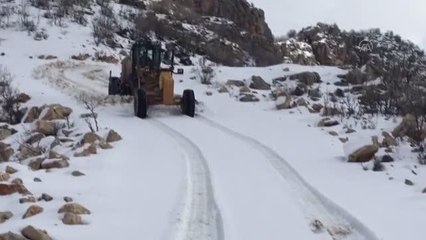 Siirt'te karla mücadele çalışmaları devam ediyor