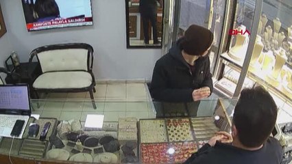 KUYUMCULARDAN BİLEZİK VE YÜZÜK ÇALAN ŞÜPHELİ, KAMERADAN TESPİT EDİLİP YAKALANDI