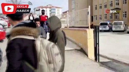 Okula silahla gelen öğrenciyi öğretmenler etkisiz hale getirdi