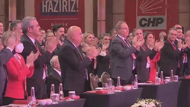 CHP'li Muhittin Böcek, Kılıçdaroğlu'na Gönlümüzün adayı sizsiniz dedi! Salonda alkış tufanı koptu