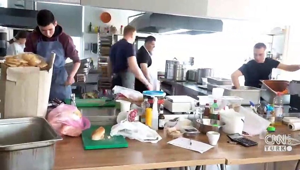 Kazanlar savaş mağdurları için kaynıyor