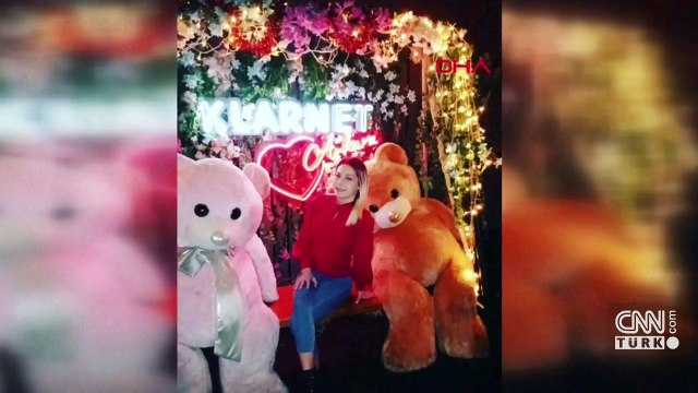 Kadını boğup can çekişirken odaya kitledi