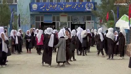 Schulverbot für afghanische Mädchen: „Die Taliban haben Angst vor gebildeten Frauen"