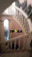 Mariupol'de vurulan tiyatrodaki sivillerin kaçış görüntüleri ortaya çıktı