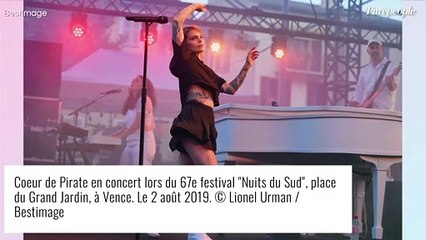 Coeur de Pirate s'affiche toute nue sur un piano : la jeune maman annonce son retour