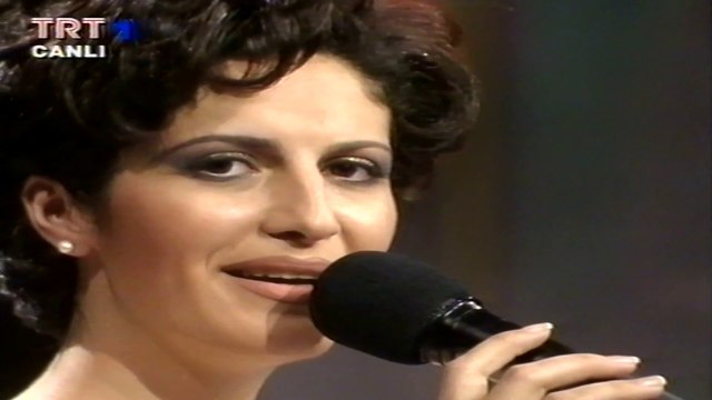 Melda Kuyucu / Ne senin aşkına muhtaç ne esirin olacağım