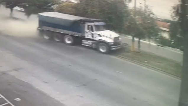 tn7-Cámara grabó el instante cuando vagoneta se queda sin frenos en Cartago-250322